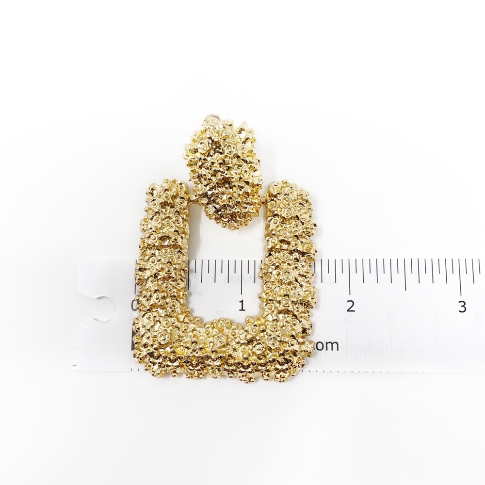 Zara Gold Textured Earrings - Picture 3 of 4